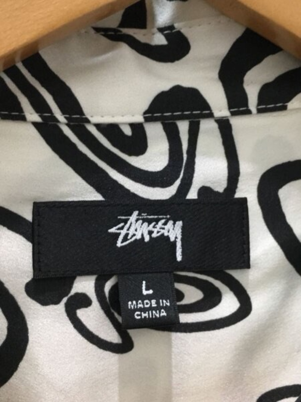 Like New Stüssy Swirly Large Silk Shirt Long-Sleeve Button-Up Retro Streetwear - Picture 4 of 4